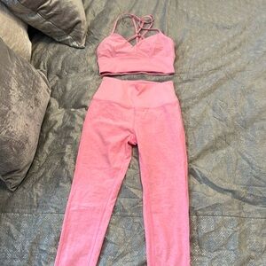 Alo matching set. Light pink, buttery soft size small